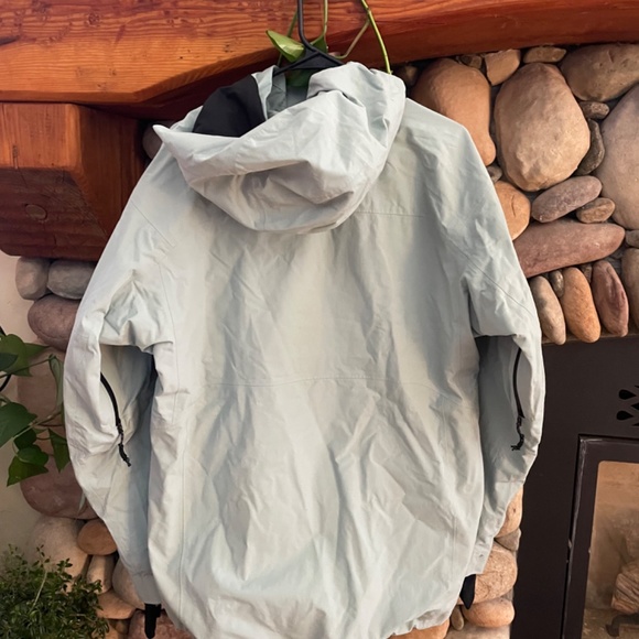 AK Burton Gore-Tex Jacket - Picture 2 of 3